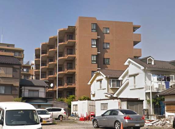 コスモ金町ガーデンコート外観１｜コスモ金町ガーデンコートは水元総合スポーツセンター近くの閑静な住宅地にあります。６階建ての新耐震基準のマンションです。