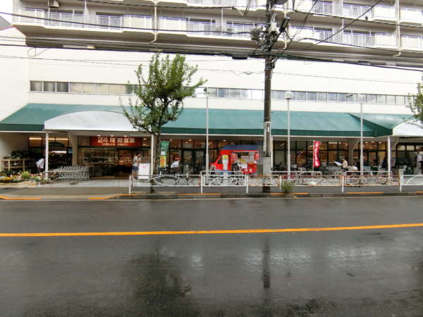 グローリオ錦糸町アプローチ12｜マルエツ 錦糸町店のところまで来たら物件はもうすぐです。