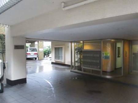 妙義坂マンション共用部2｜常駐管理です。