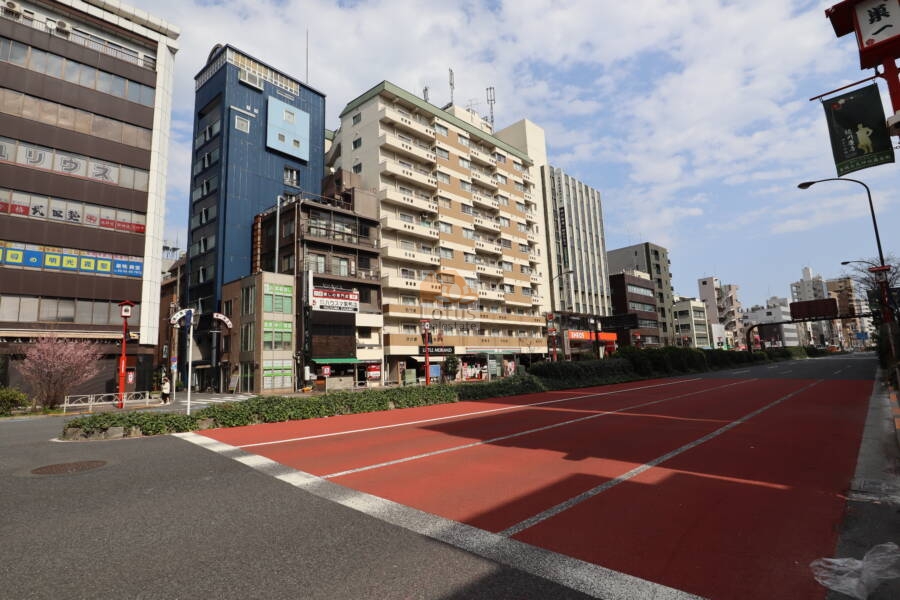 巣鴨陽光ハイツ外観1｜巣鴨陽光ハイツは昭和52年築、10階建のマンションです。