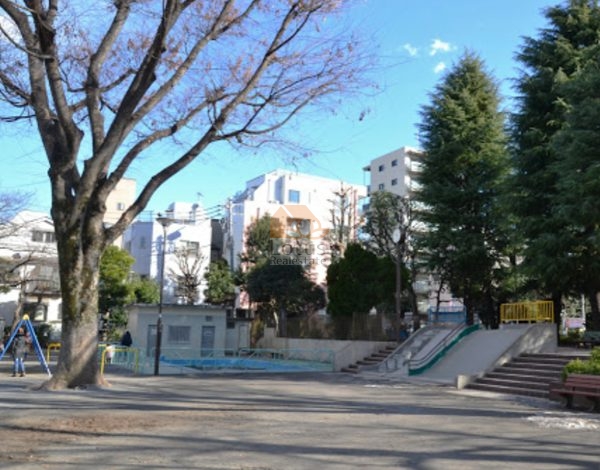中野区立栄町公園｜徒歩1分に「中野区立栄町公園」があります。