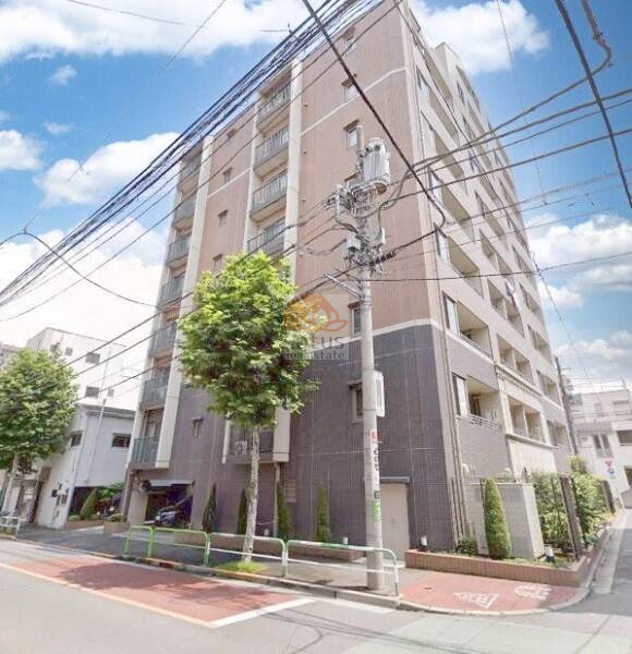 グランスイート大塚は平成18年築、10階建てのマンションです。