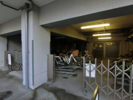 ニュー荻窪フラワーホーム　外観・共用部4｜駐輪スペースも整備されています。
