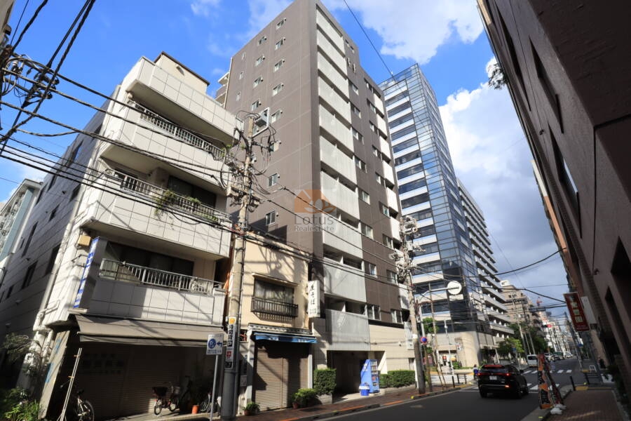 ヴェルステージ秋葉原２外観2｜清洲橋通り沿いに立地します。近くにコンビニ、スーパー、ドラッグストア、病院があります。秋葉原、御徒町が生活圏です。