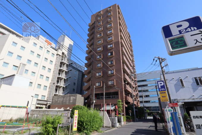 藤和シティホームズ東陽町外観2｜永代通りを一歩入った北側の様子です。
