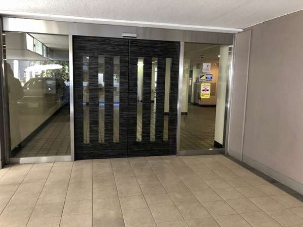 ライオンズマンション高円寺エントランス２｜エントランスです。