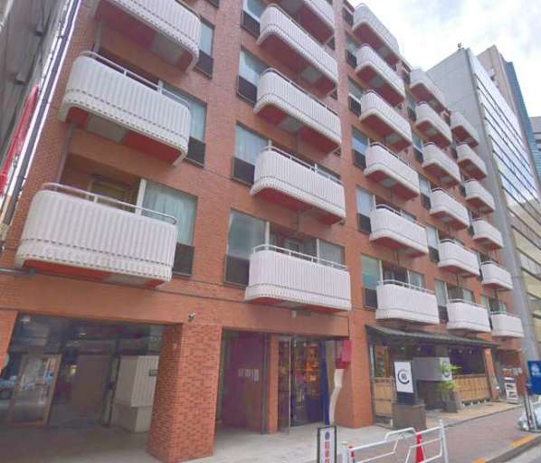 ラフィネ東銀座外観｜ラフィネ東銀座は１１階建のマンションです。「東銀座」＆「築地」駅から徒歩４分の便利な立地が魅力です。周辺には築地場外市場がありお寿司やさんがたくさんあります。