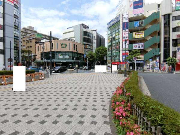 コスモ西葛西アプローチ2｜駅前ロータリーはキレイで整然としています。