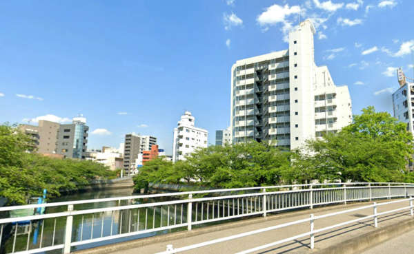 ヴェラハイツ門前仲町外観７｜大横川に隣接していて、緑に恵まれた環境です。