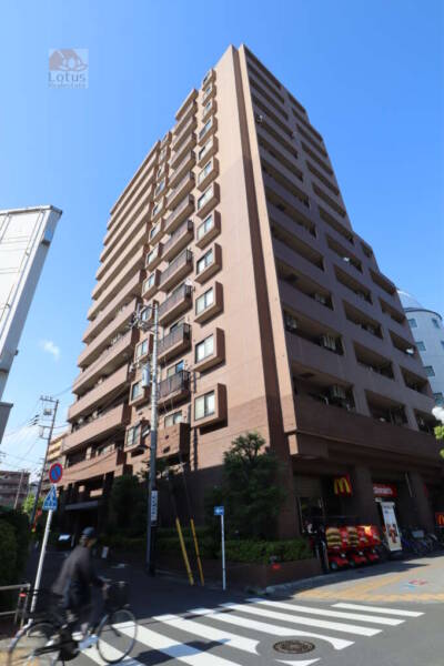 藤和シティホームズ東陽町外観1｜藤和シティホームズ東陽町は、永代通り沿いの13階建てのマンションです。