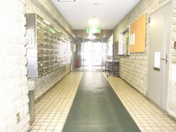 第２３宮庭マンション　14｜エントランス内部の様子です。