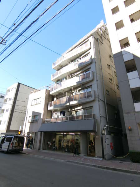 大蔵シャルム外観・共用部1｜大蔵シャルムは昭和51年築、９階建てのマンションです