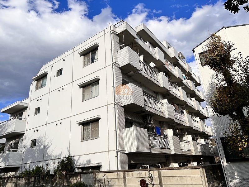 リーベ墨田は、平成元年築、6階建のマンションです。