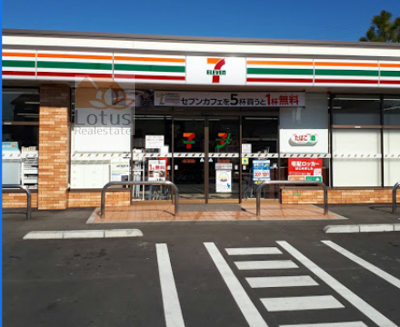 セブン-イレブン 足立一ツ家２丁目店｜「セブン-イレブン 足立一ツ家２丁目店」まで徒歩２分です。駐車場が広いです。
