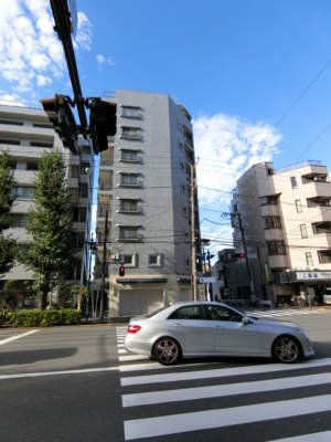 ニュー荻窪フラワーホーム　外観・共用部2｜ニュー荻窪フラワーホームは「西荻窪」駅から徒歩１５分です。