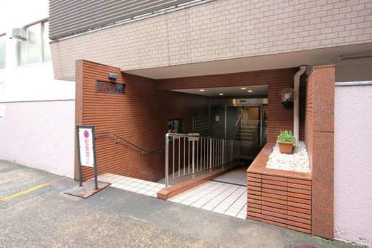 日商岩井本郷マンションエントランス｜エントランスです。