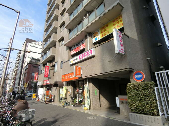 コープ野村赤羽スイート外観共用部3｜ＪＲ「赤羽」駅、東京メトロ「赤羽岩淵」駅が利用可です。