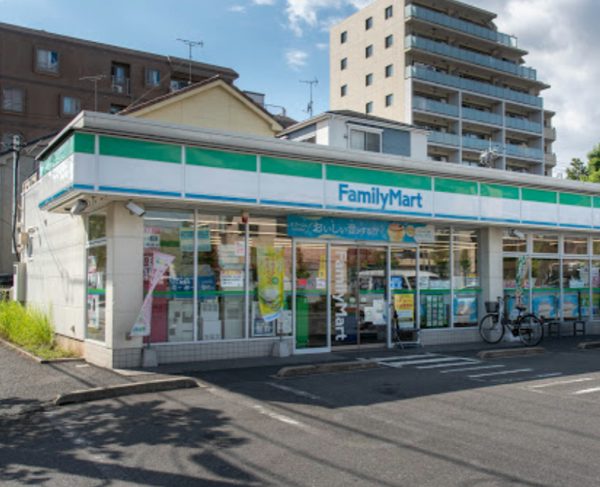 ファミリーマート 加平三丁目店｜徒歩3分に「ファミリーマート 加平三丁目店」があります。