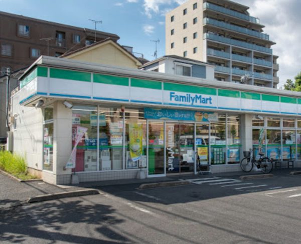 ファミリーマート 加平三丁目店