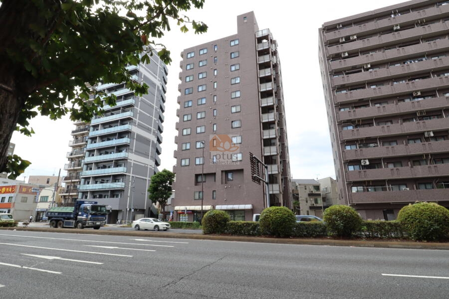 ゼファー北千住弐番館外観1｜ゼファー北千住弐番館は平成9年築、12階建てのマンションです。