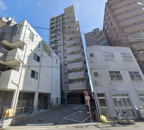 ナイスアーバン浅草外観５｜西側は細長い山谷公園に隣接した落ち着いた環境です。