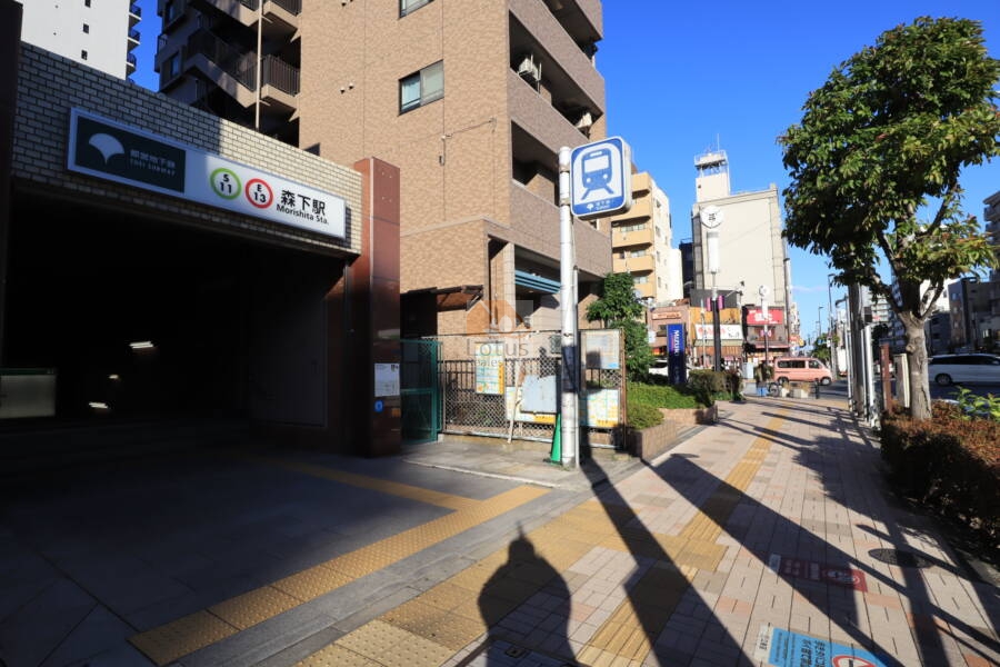 森下駅｜森下駅の駅入り口です。まさに建物に隣接しています。