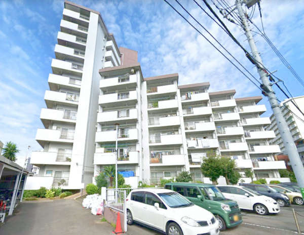 梅田マンションＣ棟外観2｜梅田マンションは昭和48年築、6階建てののマンションです。