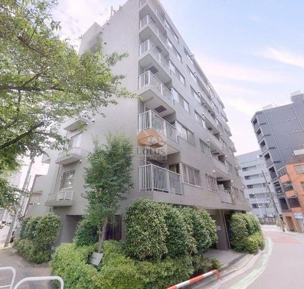 フォレステージ西早稲田は平成６年築、７階建てのマンションです。
