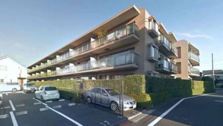 大泉学園パーク・ホームズ外観２｜大泉学園パークホームズは３階建ての低層マンションです。「大泉学園」駅から徒歩９分です。近隣にはスーパー、ドラッグストアなどもある便利で静かな住宅街です。