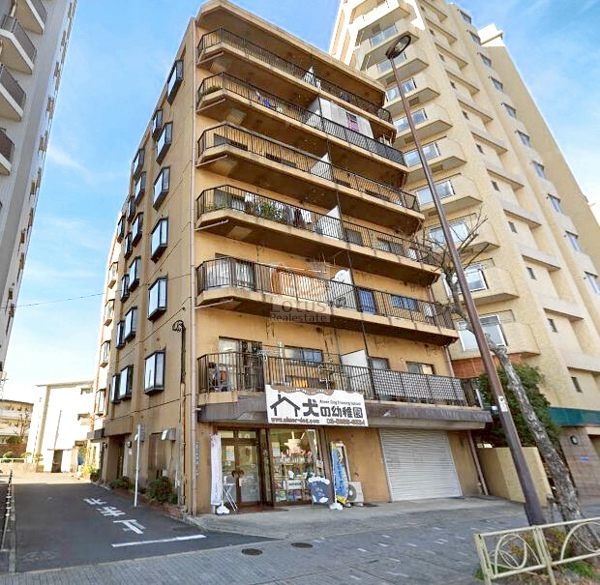コーポラス司外観３｜コーポラス司は昭和58年築、７階建てのマンションです。
