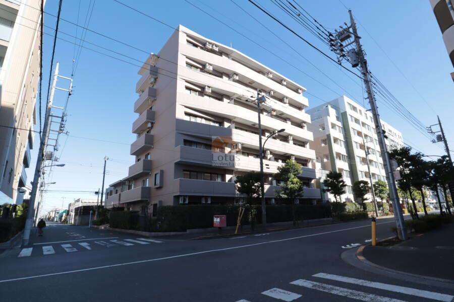 レクセルマンション瑞江第２外観11｜>レクセルマンション瑞江第２は平成９年築の７階建てのマンションです。「瑞江」駅から徒歩１０分程です。柴又街道沿いにあり、徒歩２分程に京成バス「共育プラザ南篠崎」停があります。