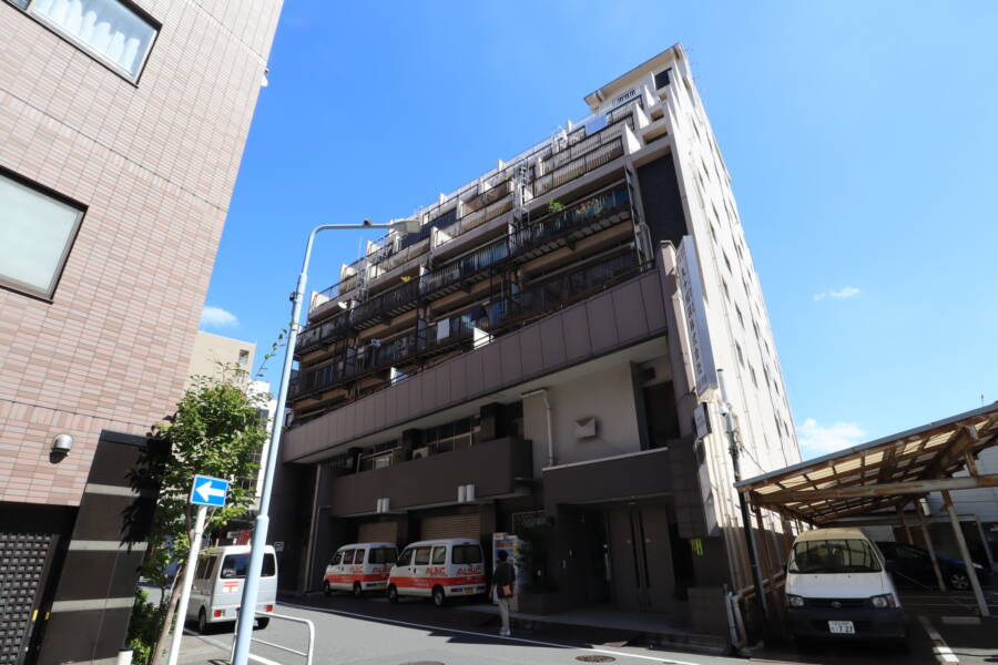 浅草橋産業会館（柳橋タウン）は昭和41年築、10階建のマンションです。