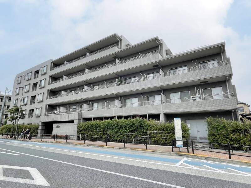 ステイツ石神井公園外観１｜ステイツ石神井公園は、平成7年築、5階建てのマンションです。