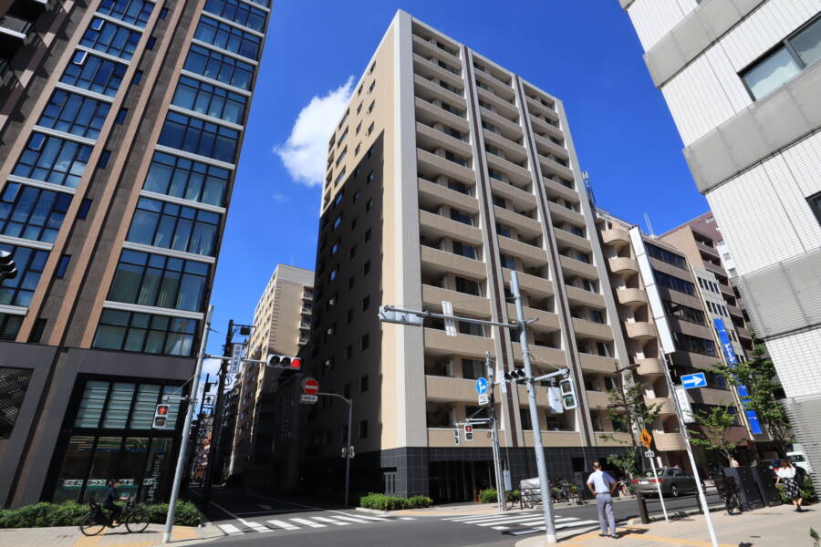 グランスイート東日本橋スクウェア外観1｜グランスイート東日本橋スクウェアは平成２７年築の１４階建てのマンションです。