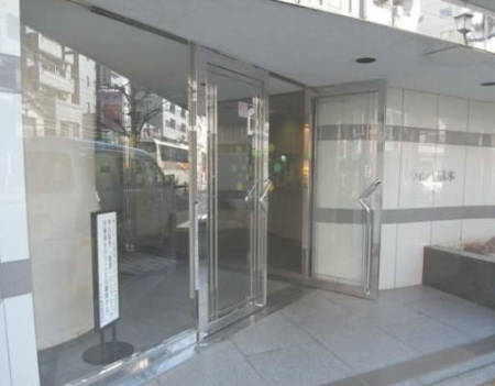 ウィン千駄木エントランス｜オートロック付きです。