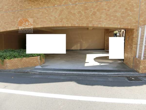 ＮＩＣアーバンハイム木場公園外観共用部4｜駐車場は裏手にあります。