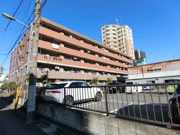 ダイアパレス船堀外観共用部4｜ダイアパレス船堀は平成１２年築の５階建てマンションです。「船堀」駅からは徒歩１０分、船堀街道を一歩入った立地です。
