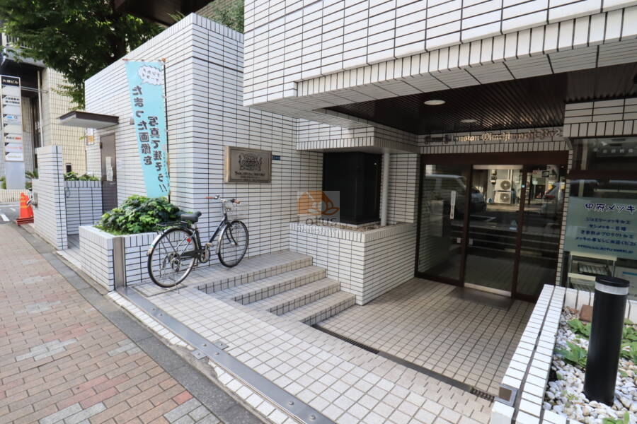 ライオンズマンション御徒町第２佐藤ビルエントランス1｜エントランスです。