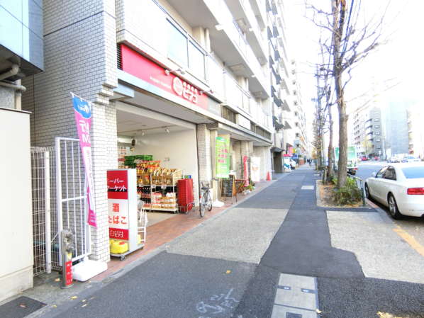 中銀第二音羽マンシオン外観・共用部7｜１階部分にスーパーマーケットリコス店が入居しています。