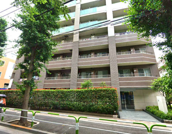 ブレシア東十条レジデンス外観2｜ブレシア東十条レジデンスは「東十条」駅から徒歩５分の住宅地にあります。平成２１年築の７階建てです。外壁はタイル貼りの綺麗なマンションです。内廊下設計です。