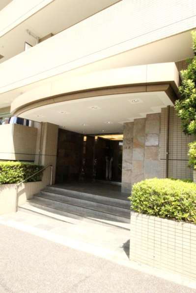 高田馬場パーク・ホームズ外観2｜エントランスです。