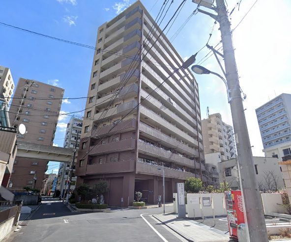 コスモ西日暮里ビューステージは平成１６年築の１２階建てのマンションです。