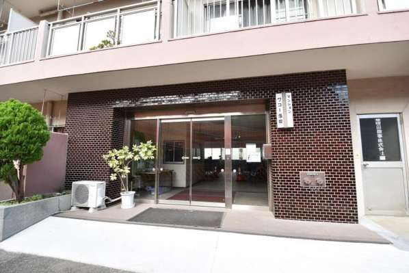 マンションワコー落合エントランス３｜エントランスです。オートロック付きなので安心です。