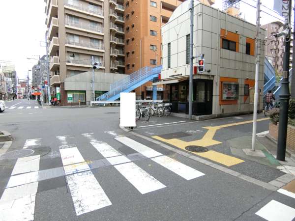 中村橋シティハウスアプローチ4｜中村橋シティハウスは千川通り沿いですので、駅の南側を出て千川通りまで出てみます。
