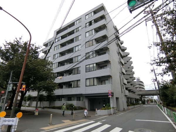 中村橋シティハウス外観共用部11｜中村橋シティハウスの南側のファサードです。