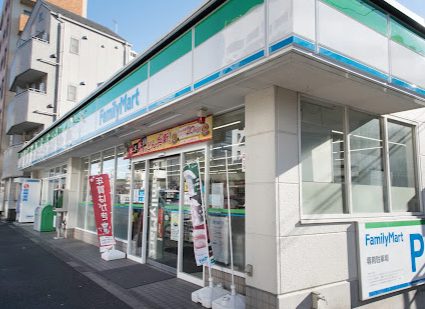 ファミリーマート 高田三丁目店｜徒歩1分に「ファミリーマート 高田三丁目店」があります。