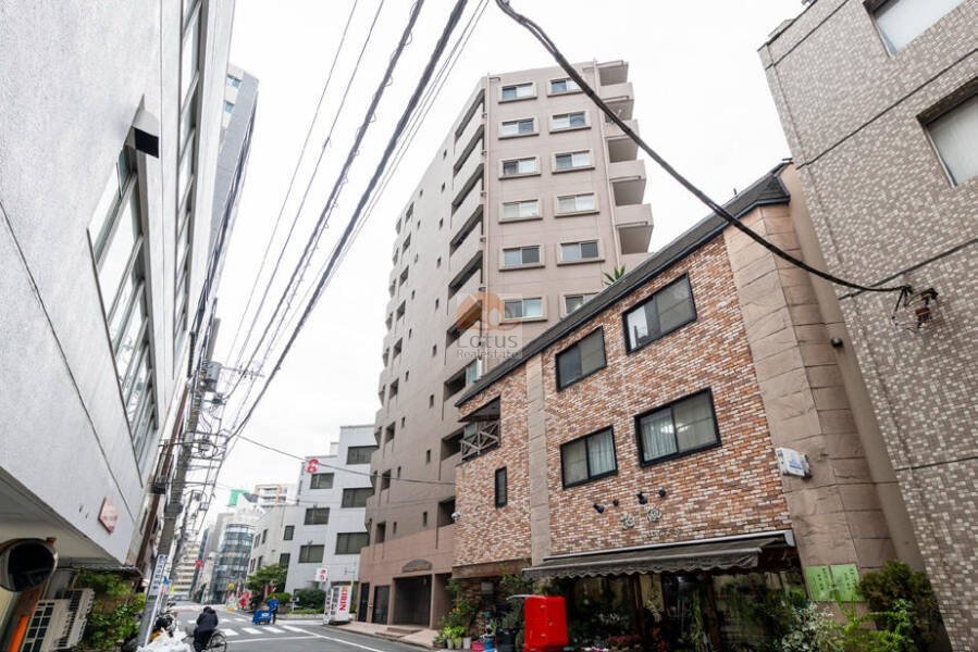 シャルムコート東日本橋は平成16年築、10階建てのマンションです。