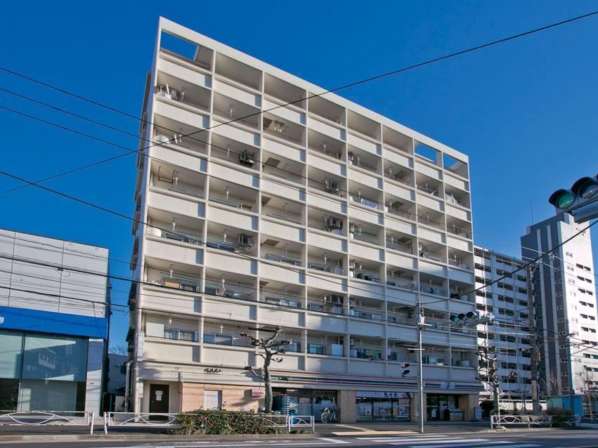 トーカンマンション八広は８階建ての小規模マンションです。「東向島」駅から徒歩６分です。１階にセブンイレブンがあります。