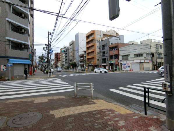 モンファイエ菊川アプローチ4｜交差点名がない交差点（最初の十字路）を曲がりますと、モンファイエ菊川はもうすぐです。