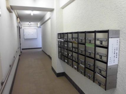 オリエンタルグリーンコーポラス共用部3｜メールポストです。